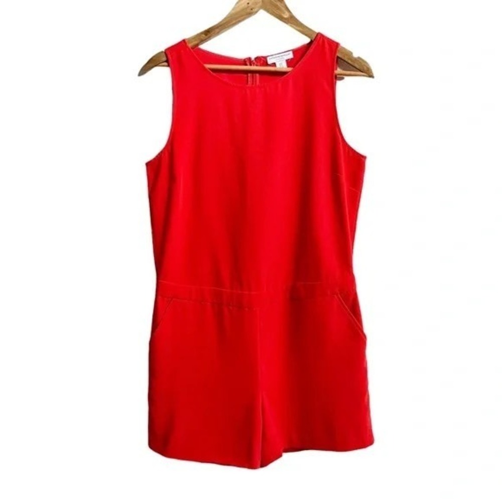 Katherine Barclay Montreal Red Sleeveless Romper Size 8 Pockets Back‎ Zip